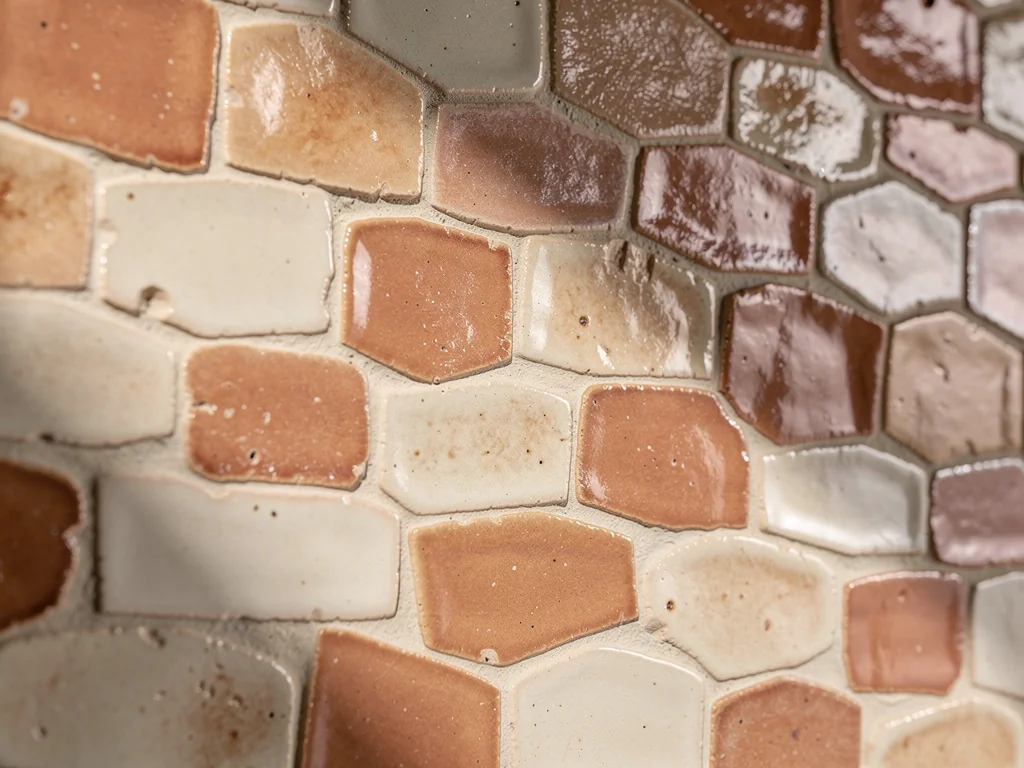 Détail de carrelage en faïence